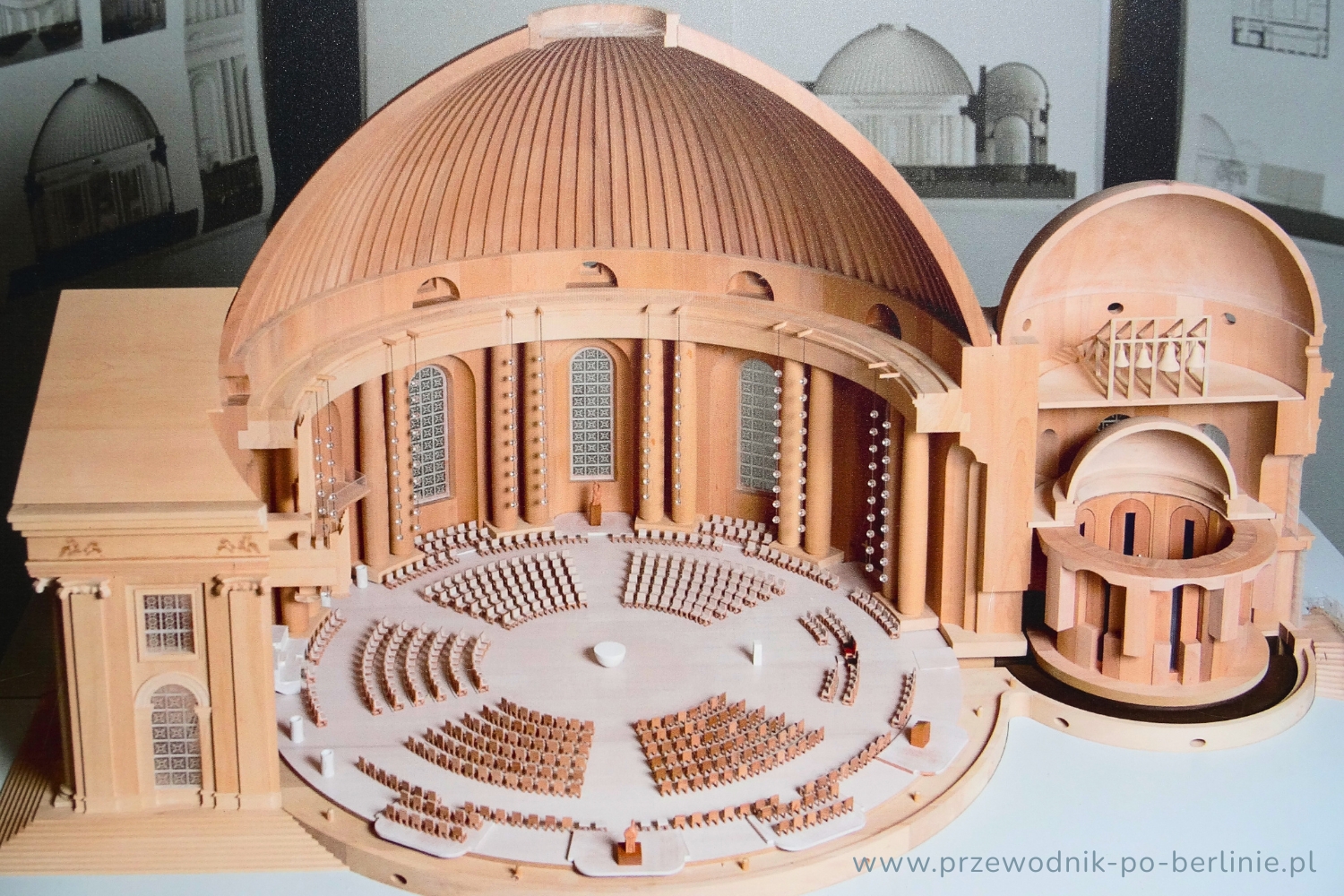 model świątyni Berlin