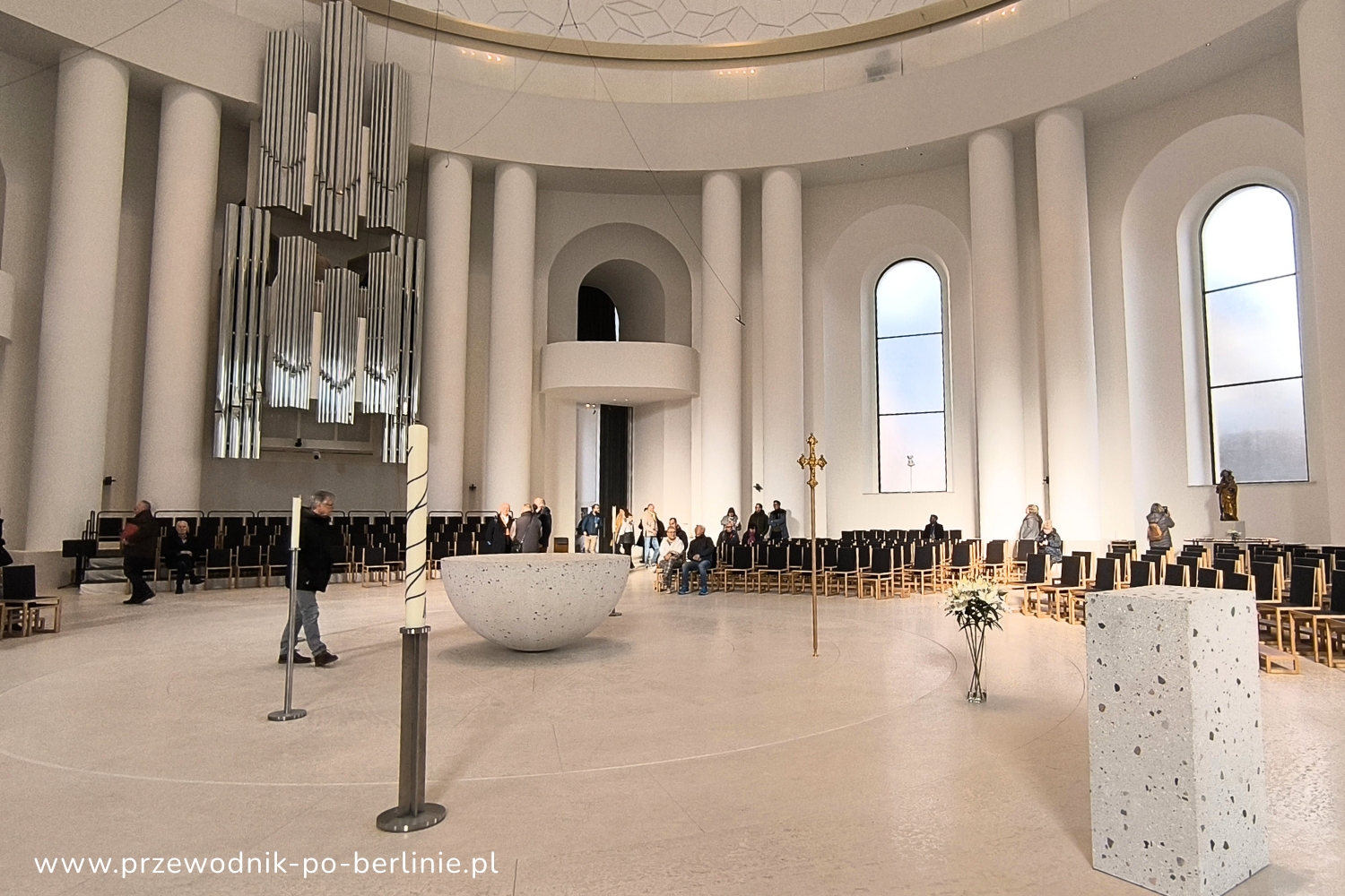 st hedwigs kathedrale in berlin